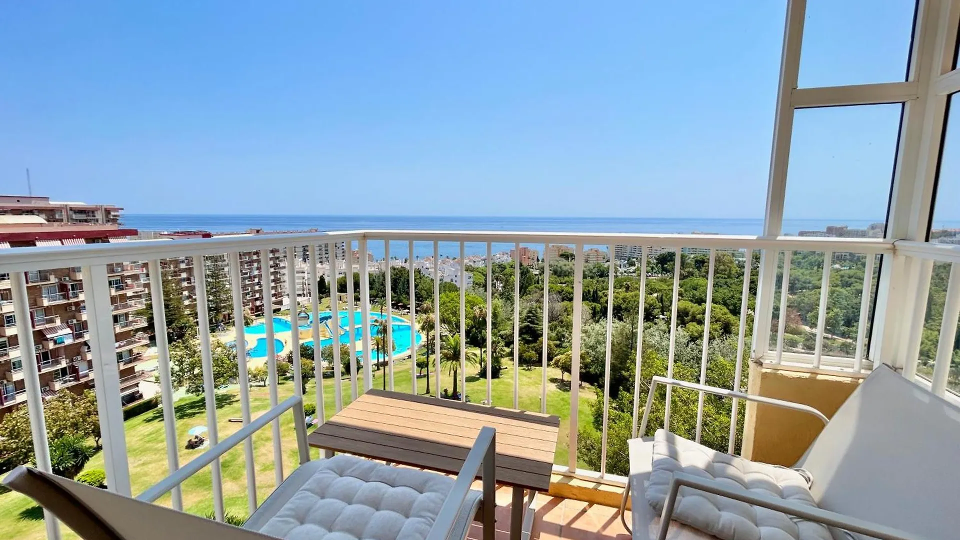 Acogedor Apartamento En Benalmadena - Vistas -